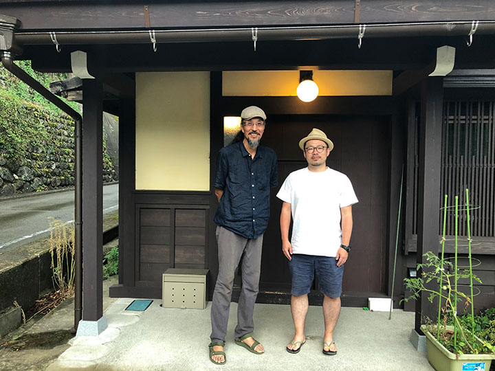 環境活動家の岡本氏（写真左）と写真家の長岡氏