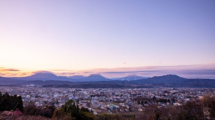 周囲を美しい山々に囲まれ豊かな自然にあふれる中野市