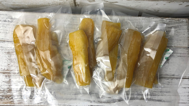 1食50gの小分けパックでトレーニングの場に手軽に持参できるフィジーク専用干し芋