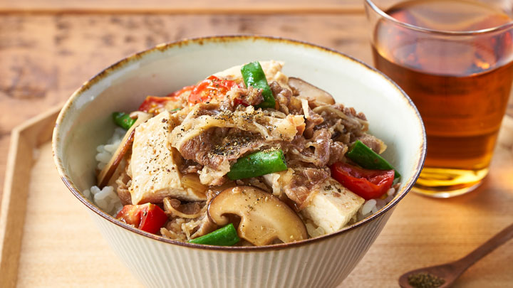 Oisixと吉野家がコラボ「吉野家監修！紀州山椒香る牛すき丼」発売