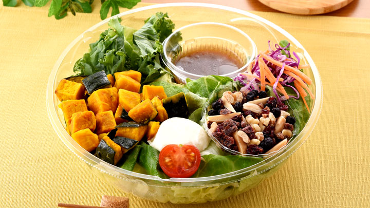 サラダ専門店Salad Cafe監修「栗かぼちゃとナッツのサラダ」ファミリーマートで発売