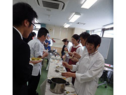 小松菜料理食べ歩き 船橋市で後継者と商店街