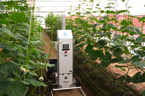 AGRISTのキュウリ収穫ロボット