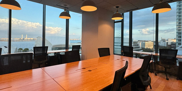 みなとみらいの景色を一望できるNEXTAGEの新オフィス