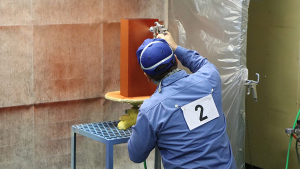 塗装技能競技の様子