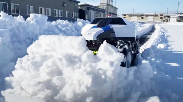 「除雪ドローン® SRD-F11RC」