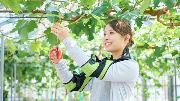 長時間の腕上げ姿勢をアシスト