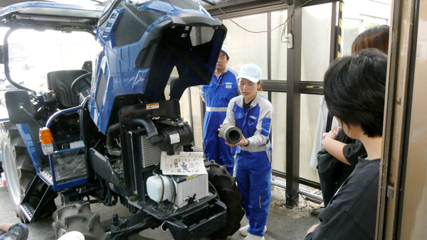 トラクターや管理機のメンテナンスを説明