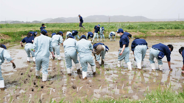 宮城県登米総合産業高校でドローンによるスマート農業　授業で実演　ナイルワークス