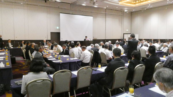 第14回総会に多くの会員などが参加