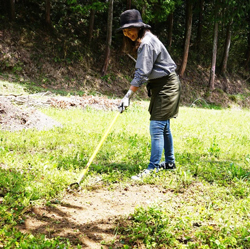立ったまま楽に除草できる