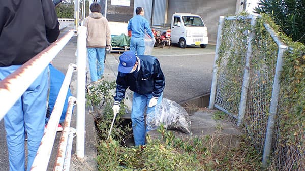 「えひめ愛ロードサポーター事業」清掃活動行う　井関農機