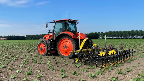 フランスの農作業機器メーカーをグループ会社化　クボタ