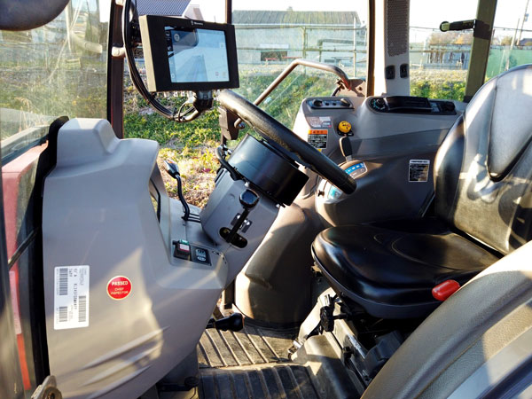 自動操舵システム取り付け後の車内