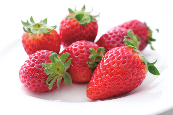 茨城県鉾田市産のブランドいちご「いばらキッス」