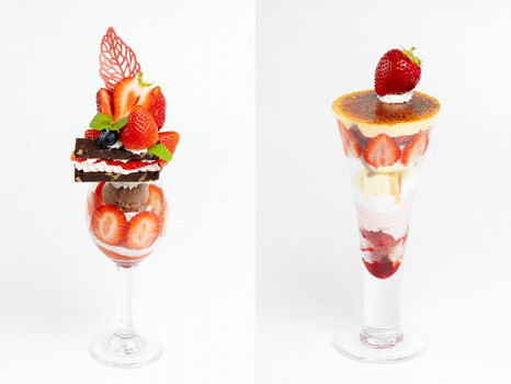 あまおういちごのガトー・ショコラパフェ（左）と、とちあいかのブリュレパフェ（右）