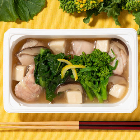 新発売の旬すぐ「ほろ苦い花菜が運ぶ京都の風 柚子香る鶏肉と京野菜の治部煮」