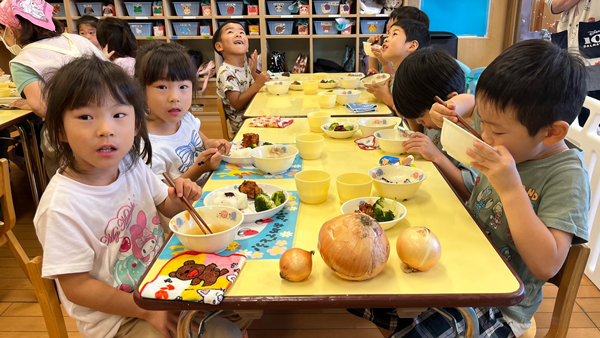 八王子市の公立保育園での給食の様子