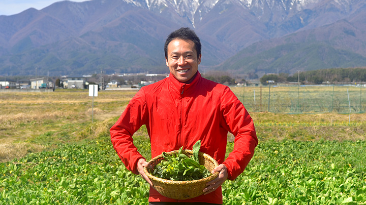 伊那谷で固定種・在来種の野菜を栽培する耕芸くくの唐沢億也さん